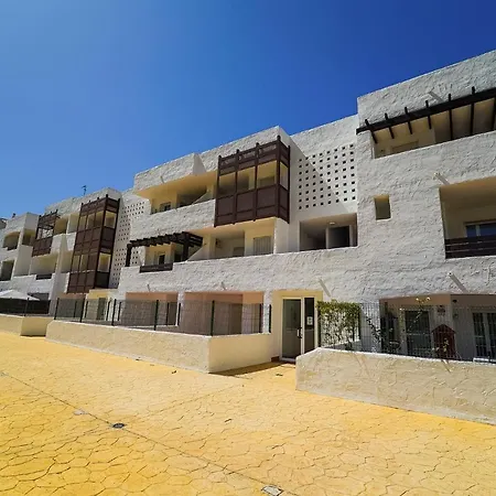 Duquesa Dreams - 2 Bed/2 Bath Apt With Panoramic Golf Course And Mountain View *
