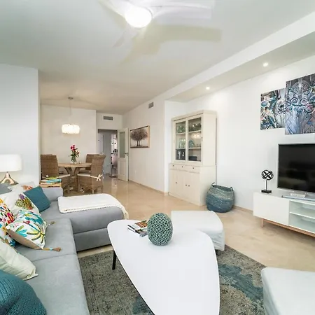 Duquesa Dreams - 2 Bed/2 Bath Apt With Panoramic Golf Course And Mountain View *