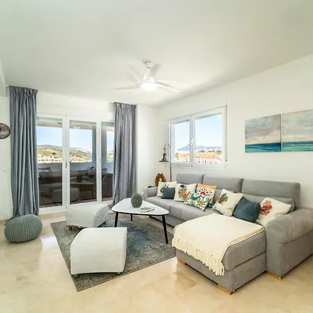 Apartment Duquesa Dreams - 2 Bed/2 Bath Apt With Panoramic Golf Course And Mountain View Manilva
