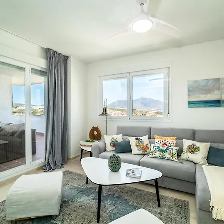 Duquesa Dreams - 2 Bed/2 Bath Apt With Panoramic Golf Course And Mountain View * Manilva
