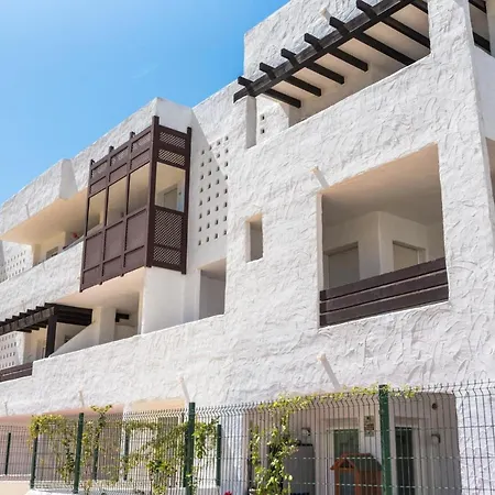 Duquesa Dreams - 2 Bed/2 Bath Apt With Panoramic Golf Course And Mountain View Manilva